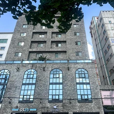 Hound Hotel Changwon Exteriör bild