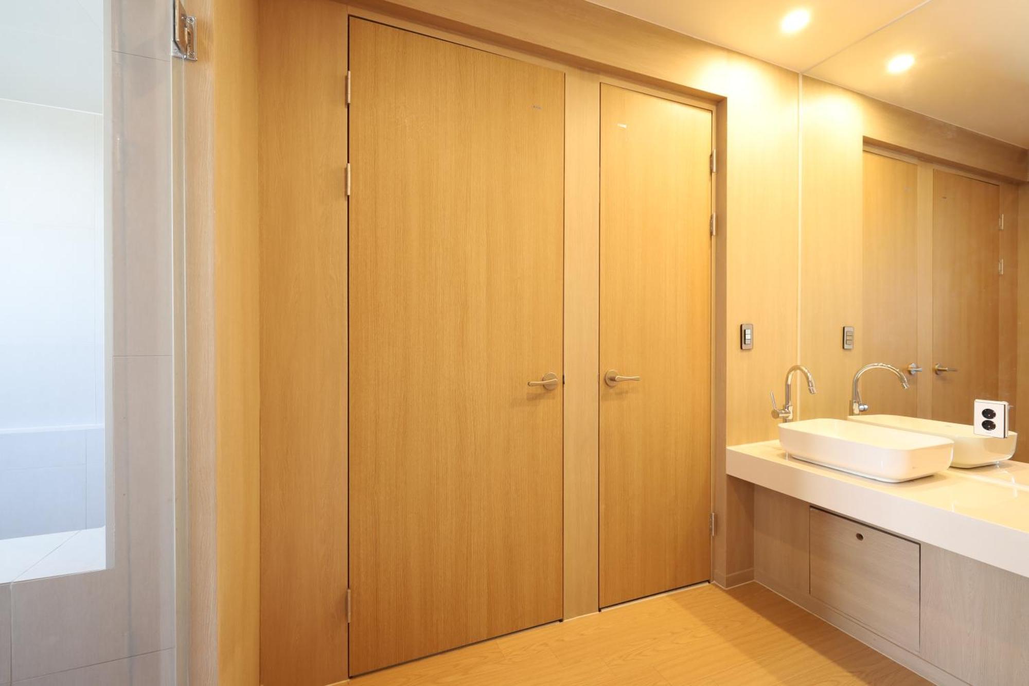 Hound Hotel Changwon Exteriör bild