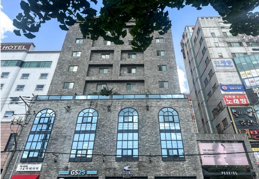 Hound Hotel Changwon Exteriör bild